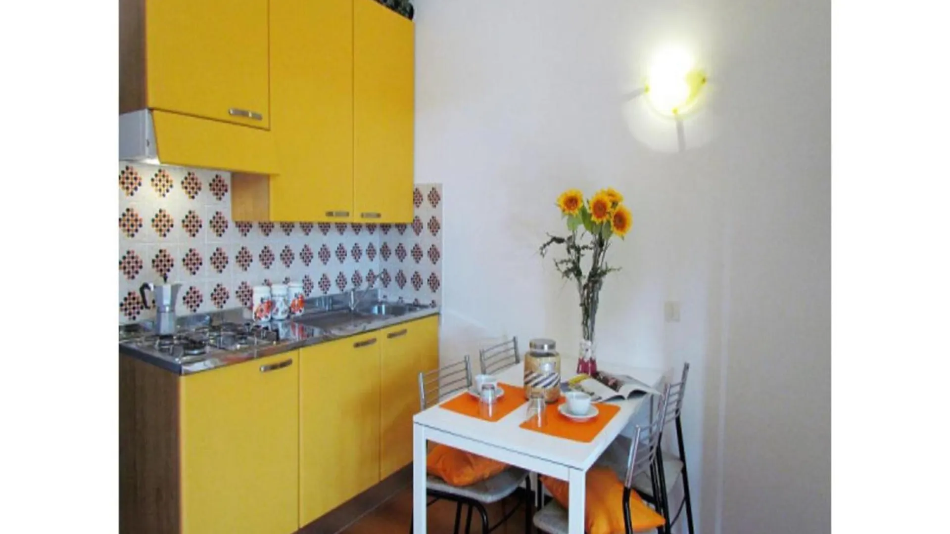 Colorful Apartment With Balcony - Beahost Bibione