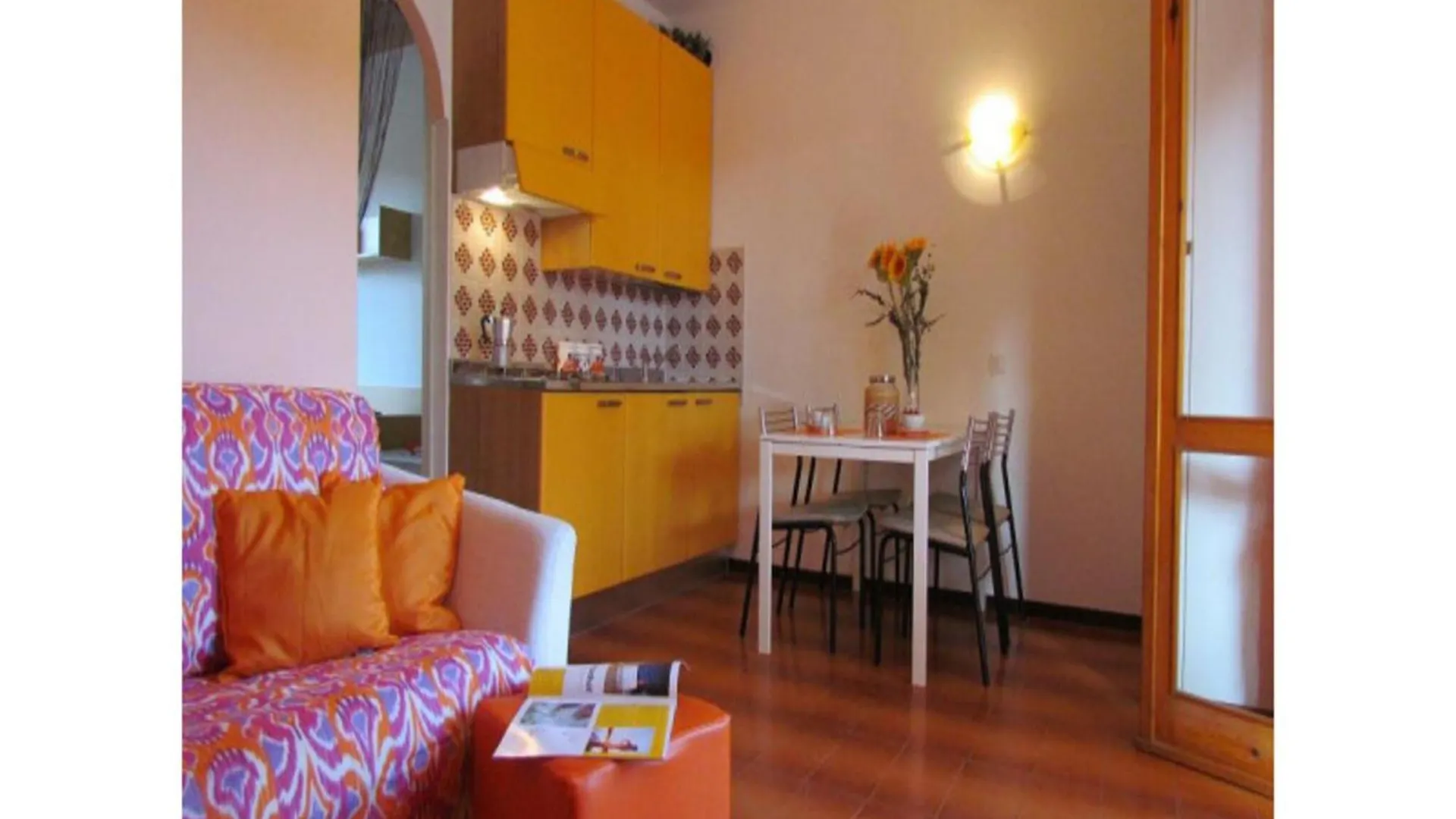 Colorful Apartment With Balcony - Beahost Bibione